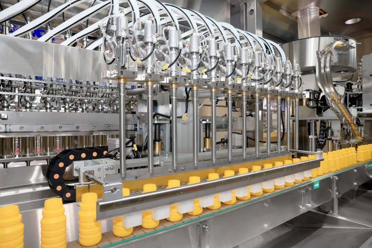 1l-5l Edible Oil Seasoning Oil Sauce Juice Vinegar High Speed Automatic Filling Capping And Packing Machine 5